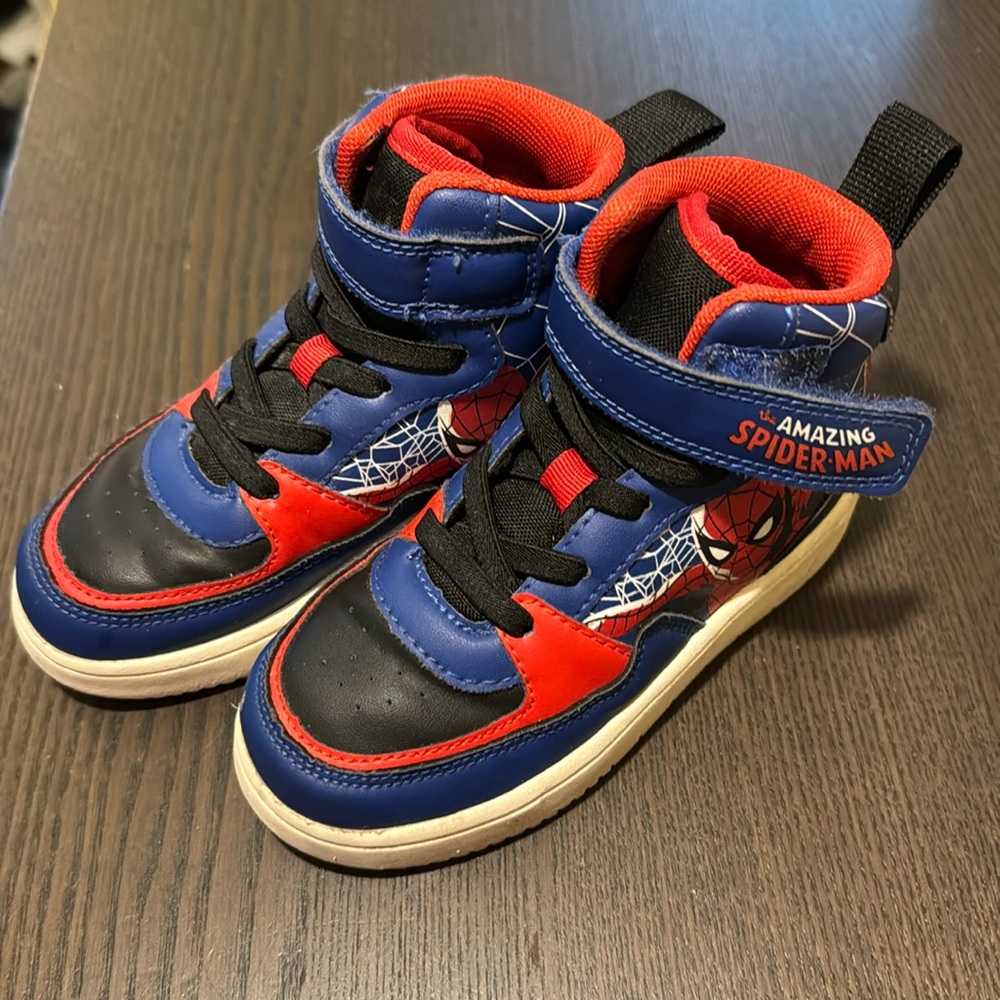 H&M Kids Size 9 Spider-Man Hightops